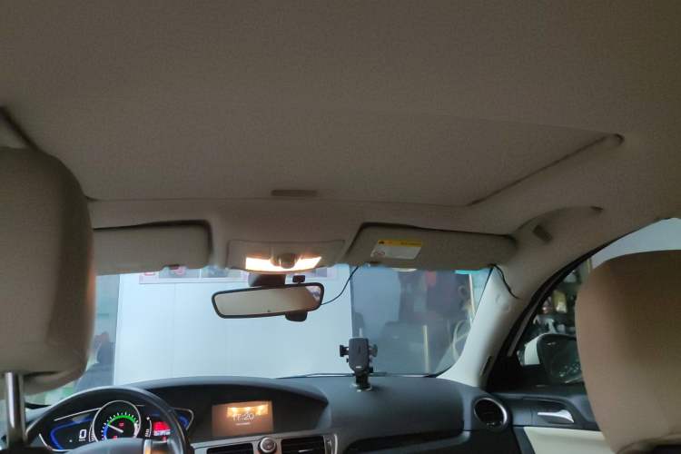Used Roewe e550 2016 Flagship Edition Headliner
