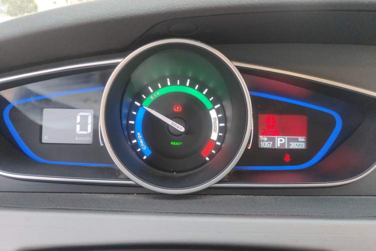 Used Roewe e550 2016 Deluxe Edition Instrument Cluster
