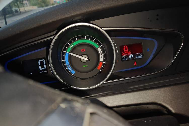 Used Roewe e550 2016 Deluxe Edition Instrument Cluster