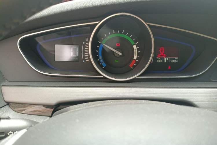 Used Roewe e550 2016 Deluxe Edition Instrument Cluster