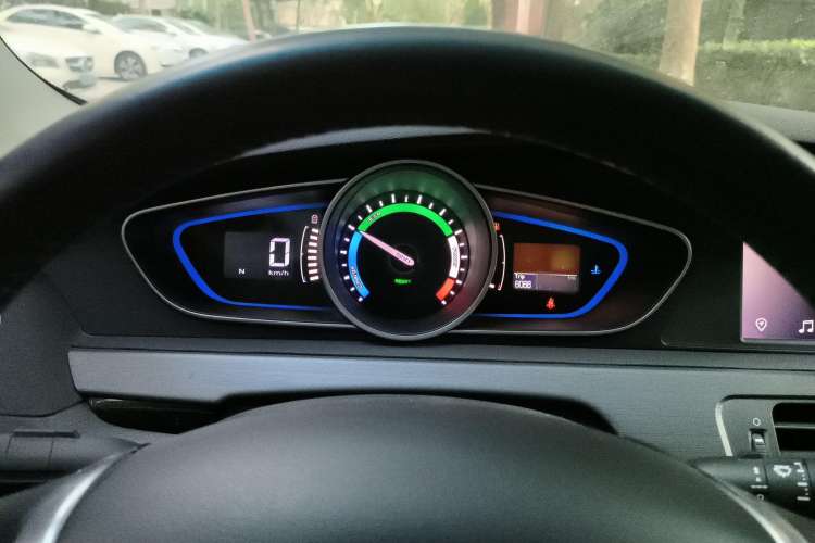 Used Roewe e550 2016 Deluxe Edition Instrument Cluster