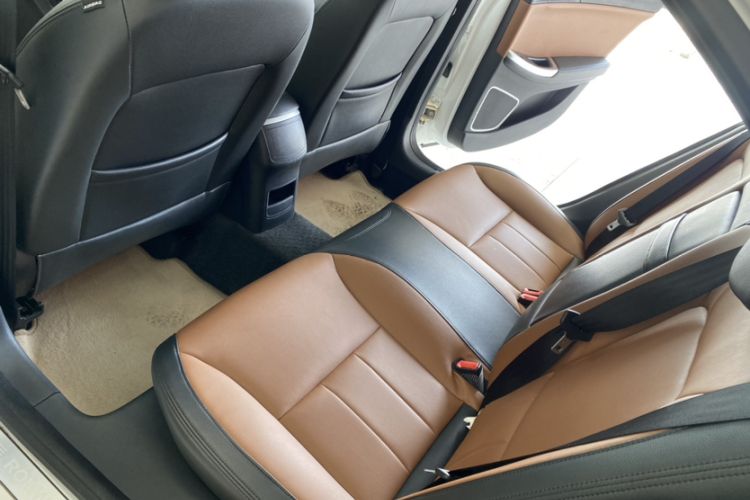 Used Roewe e550 2016 Deluxe Edition Interior 10