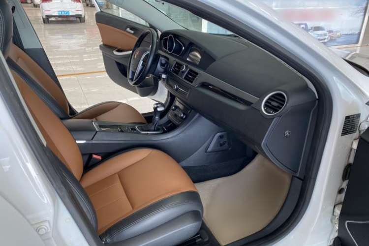 Used Roewe e550 2016 Deluxe Edition Interior 12