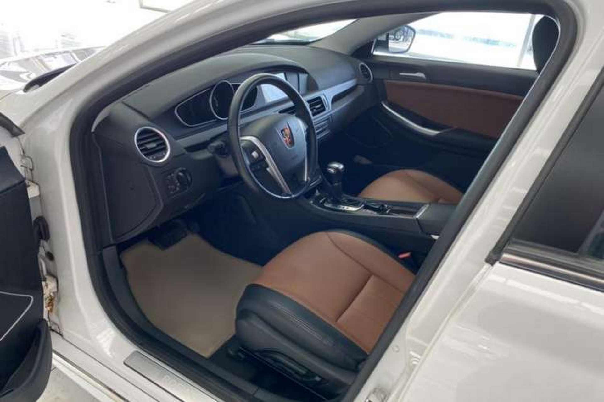 Used Roewe e550 2016 Deluxe Edition Interior 5