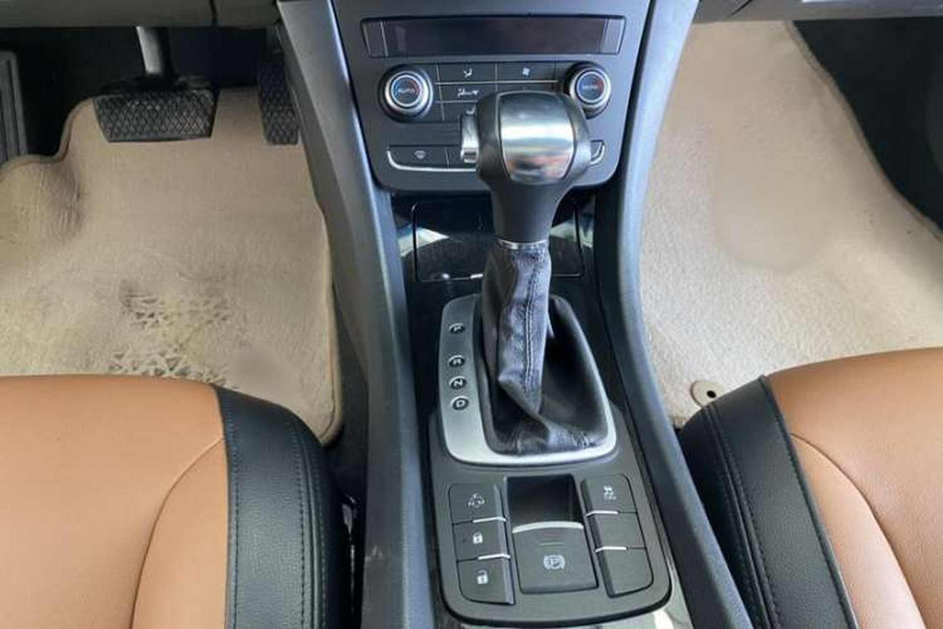 Used Roewe e550 2016 Deluxe Edition Interior 8