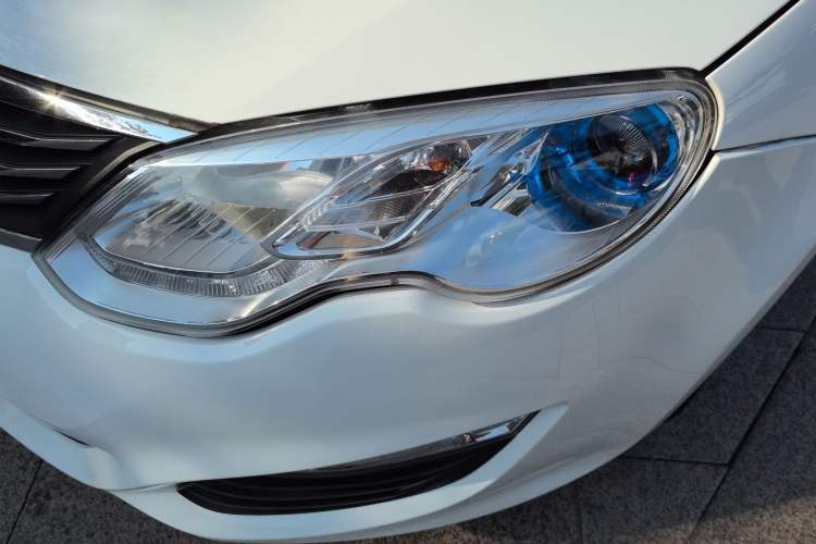 Used Roewe e550 2016 Deluxe Edition Left Front Headlight
