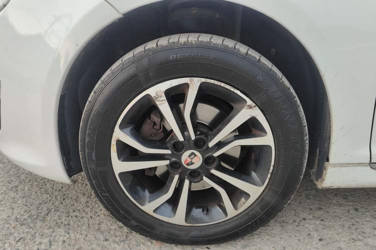 Used Roewe e550 2016 Deluxe Edition Left Front Wheel Hub