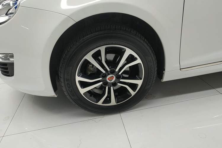 Used Roewe e550 2016 Deluxe Edition Left Front Wheel Hub