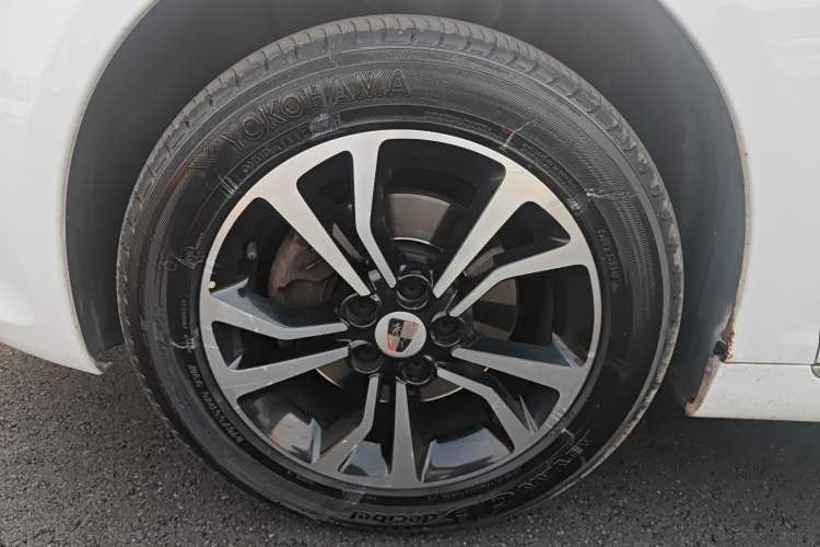 Used Roewe e550 2016 Deluxe Edition Left Front Wheel Hub