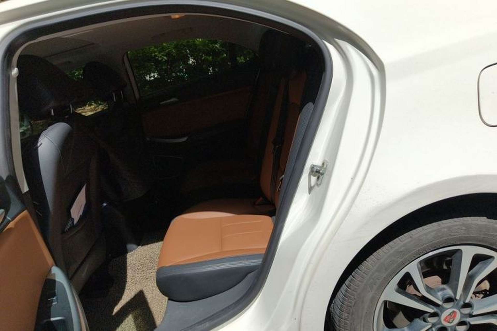 Used Roewe e550 2016 Deluxe Edition Left Rear Seat