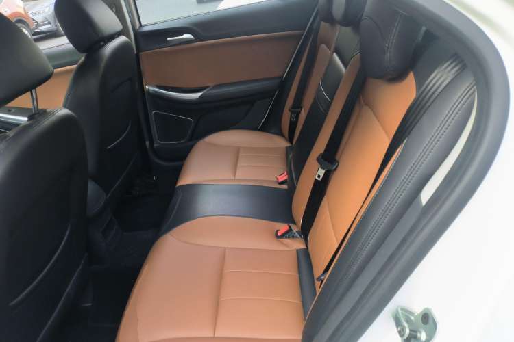 Used Roewe e550 2016 Deluxe Edition Left Rear Seat
