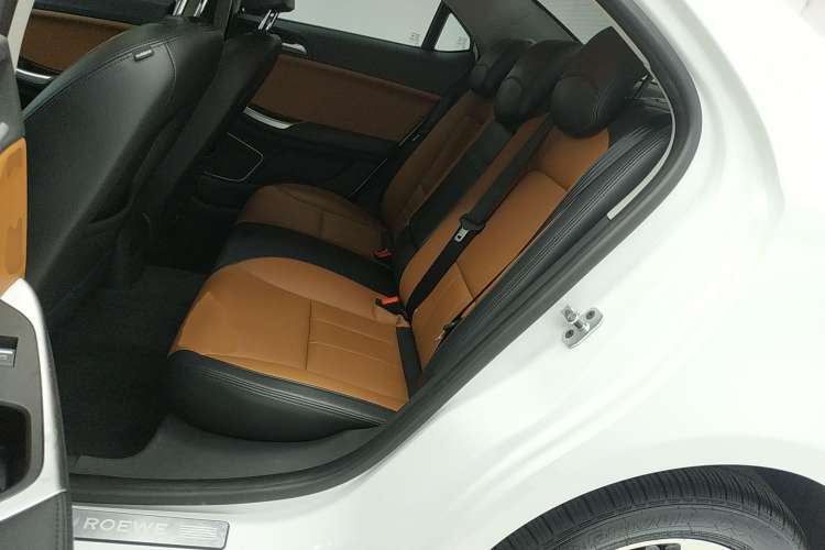 Used Roewe e550 2016 Deluxe Edition Left Rear Seat