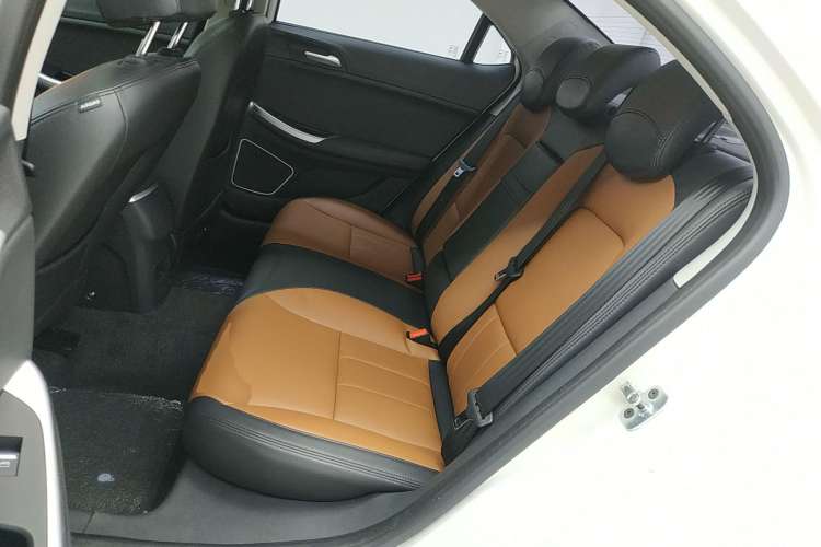 Used Roewe e550 2016 Deluxe Edition Left Rear Seat