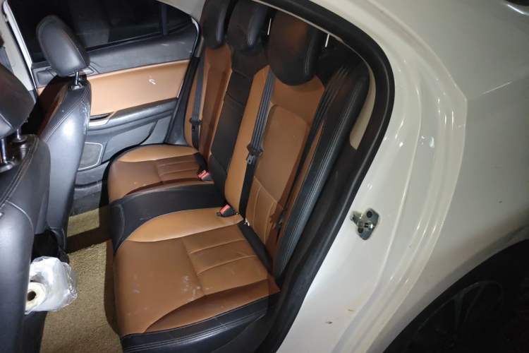 Used Roewe e550 2016 Deluxe Edition Left Rear Seat