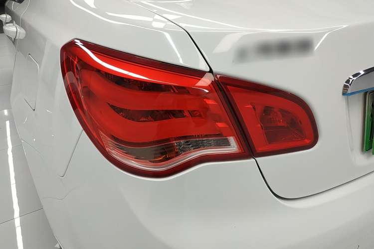 Used Roewe e550 2016 Deluxe Edition Left Rear Taillight