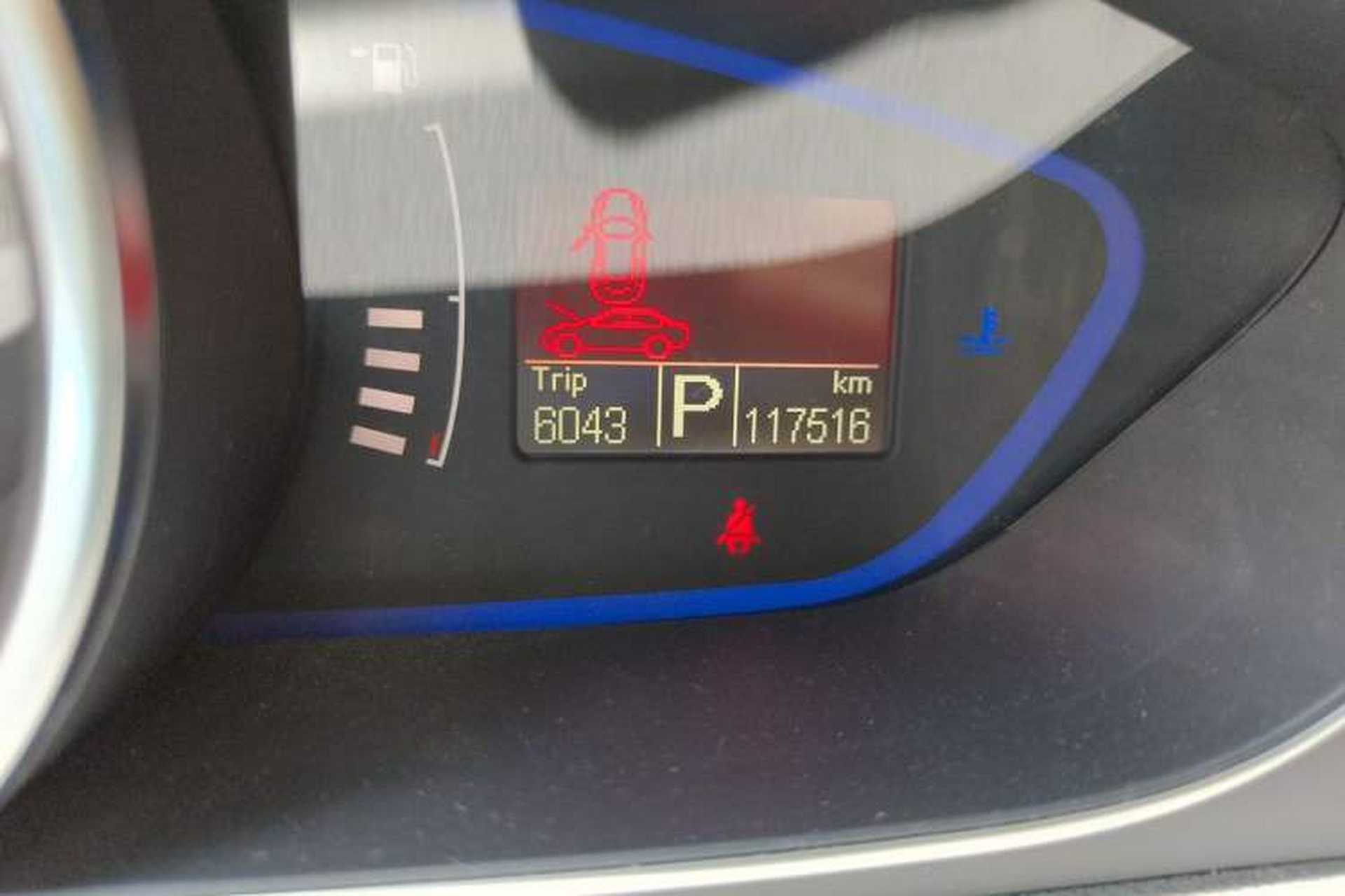 Used Roewe e550 2016 Deluxe Edition Odometer Close Up