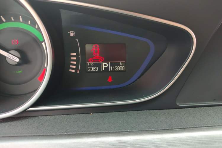 Used Roewe e550 2016 Deluxe Edition Odometer Close Up