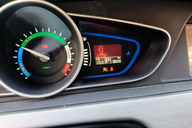 Used Roewe e550 2016 Deluxe Edition Odometer Close Up