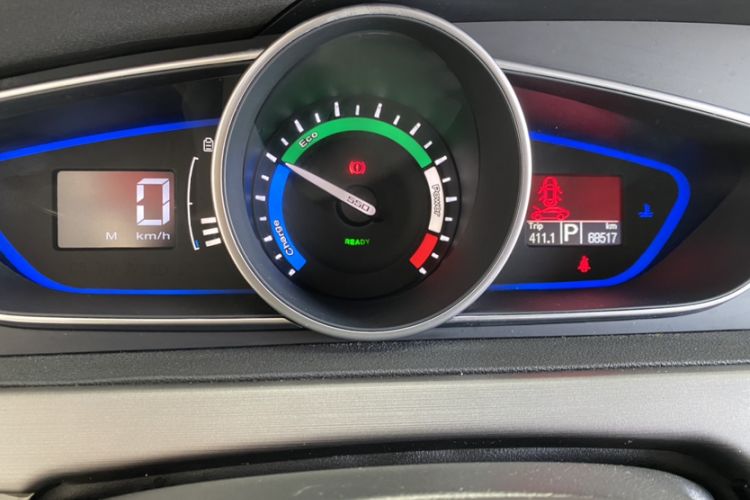 Used Roewe e550 2016 Deluxe Edition Odometer Close Up