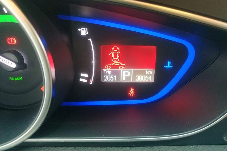 Used Roewe e550 2016 Deluxe Edition Odometer Close Up