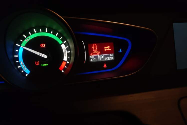 Used Roewe e550 2016 Deluxe Edition Odometer Close Up