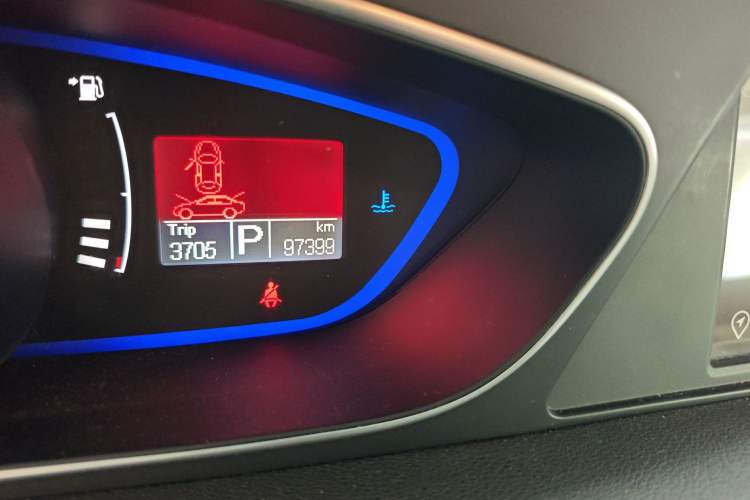 Used Roewe e550 2016 Deluxe Edition Odometer Close Up