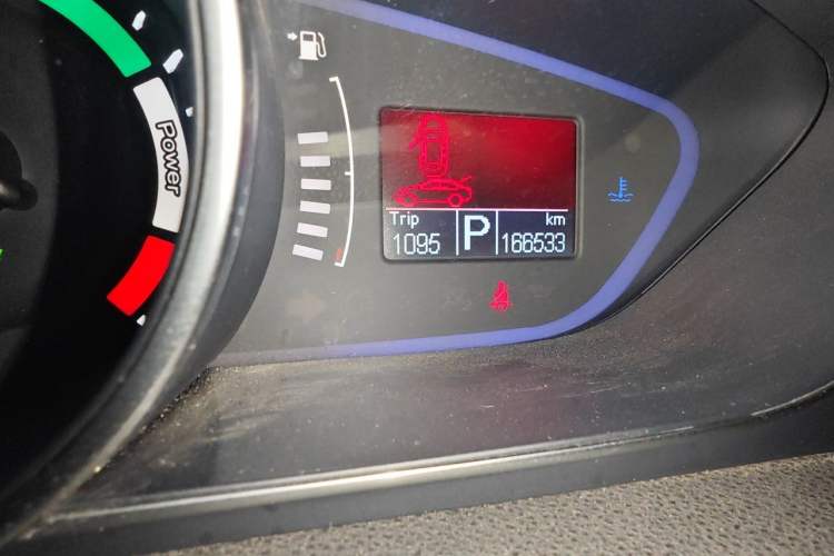 Used Roewe e550 2016 Deluxe Edition Odometer Close Up