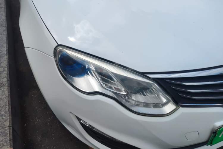 Used Roewe e550 2016 Deluxe Edition Right Front Headlight