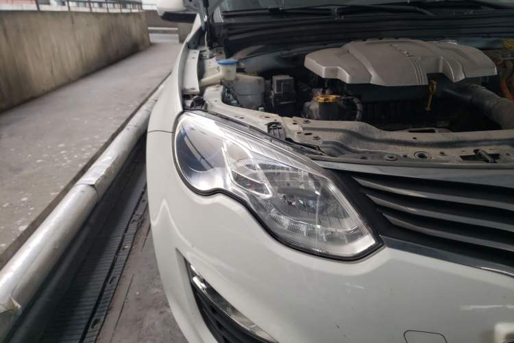 Used Roewe e550 2016 Deluxe Edition Right Front Headlight