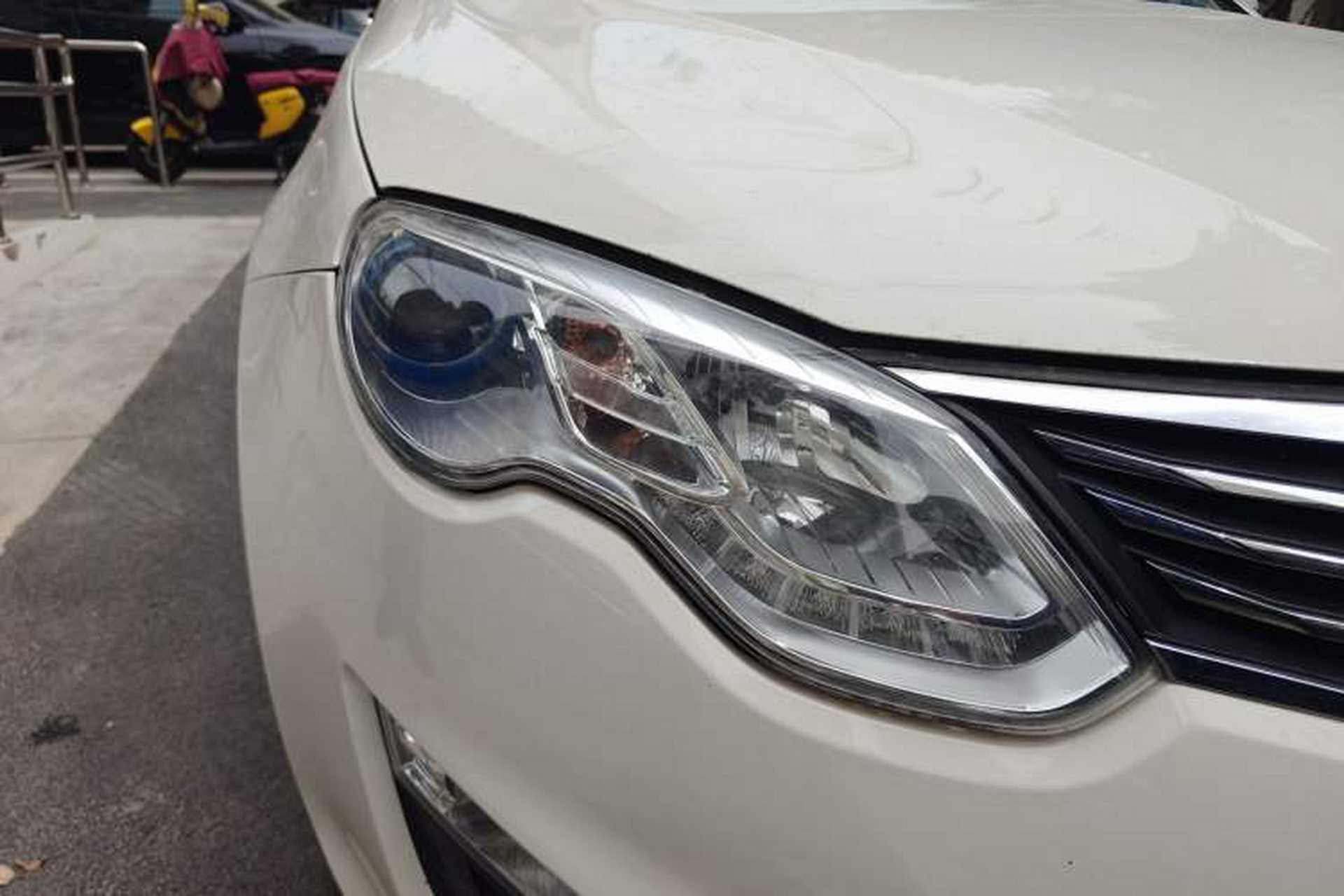 Used Roewe e550 2016 Deluxe Edition Right Front Headlight