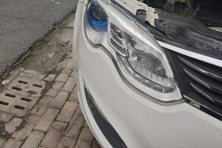 Used Roewe e550 2016 Flagship Edition Right Front Headlight