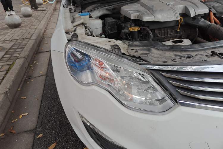 Used Roewe e550 2016 Deluxe Edition Right Front Headlight