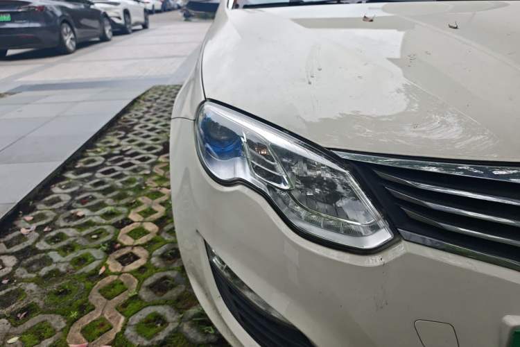 Used Roewe e550 2016 Deluxe Edition Right Front Headlight