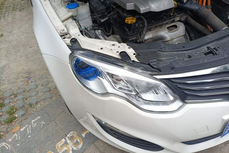 Used Roewe e550 2016 Deluxe Edition Right Front Headlight