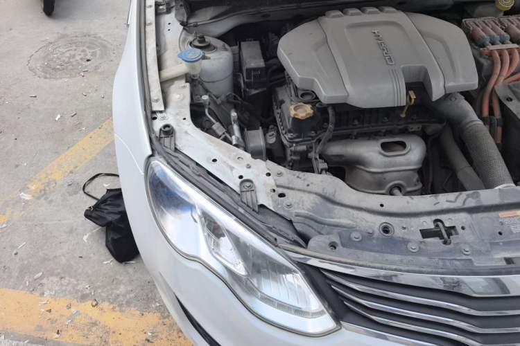 Used Roewe e550 2016 Deluxe Edition Right Front Headlight