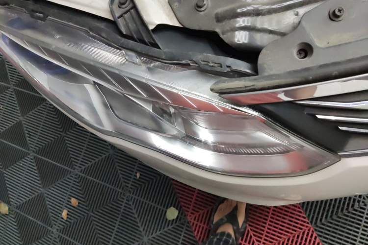 Used Roewe e550 2016 Flagship Edition Right Front Headlight