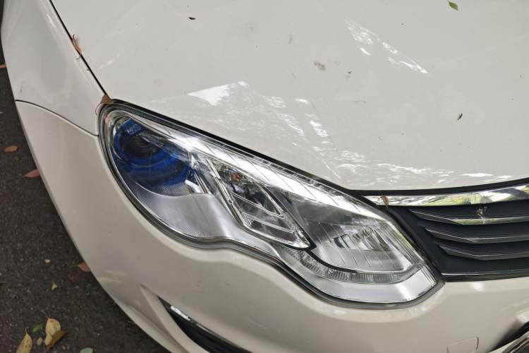 Used Roewe e550 2016 Deluxe Edition Right Front Headlight