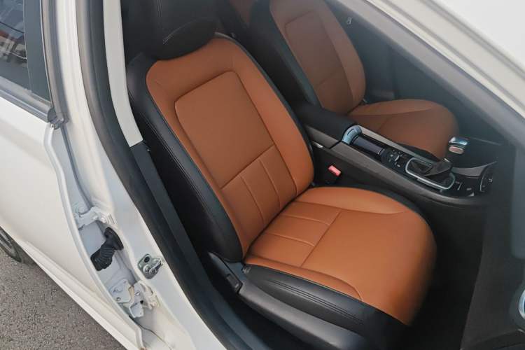 Used Roewe e550 2016 Deluxe Edition Right Front Seat