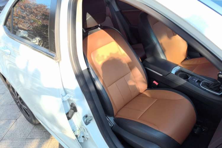 Used Roewe e550 2016 Deluxe Edition Right Front Seat