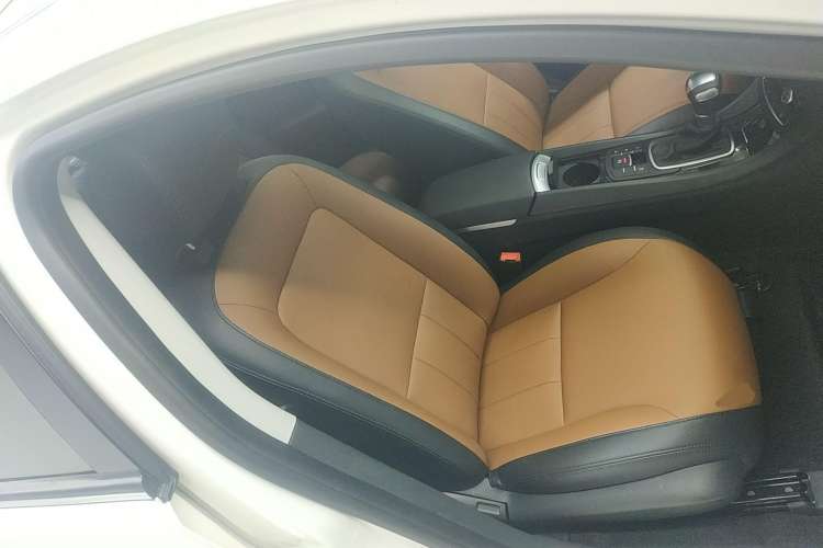Used Roewe e550 2016 Deluxe Edition Right Front Seat