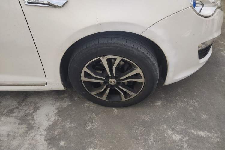 Used Roewe e550 2016 Deluxe Edition Right Front Wheel Hub