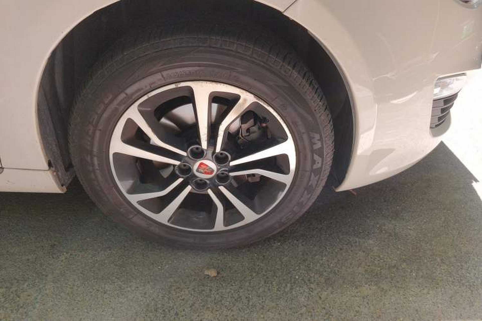 Used Roewe e550 2016 Deluxe Edition Right Front Wheel Hub