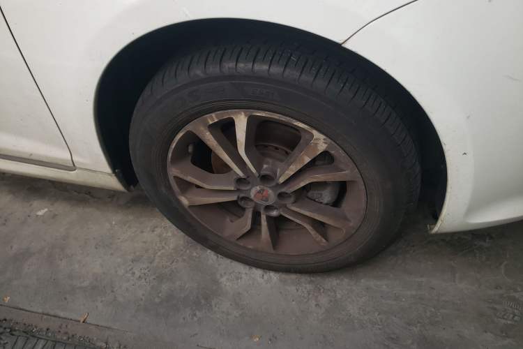 Used Roewe e550 2016 Deluxe Edition Right Front Wheel Hub