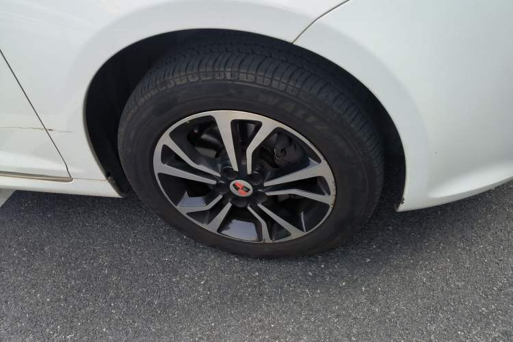 Used Roewe e550 2016 Deluxe Edition Right Front Wheel Hub