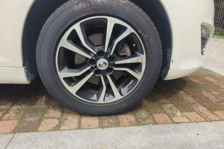 Used Roewe e550 2016 Flagship Edition Right Front Wheel Hub