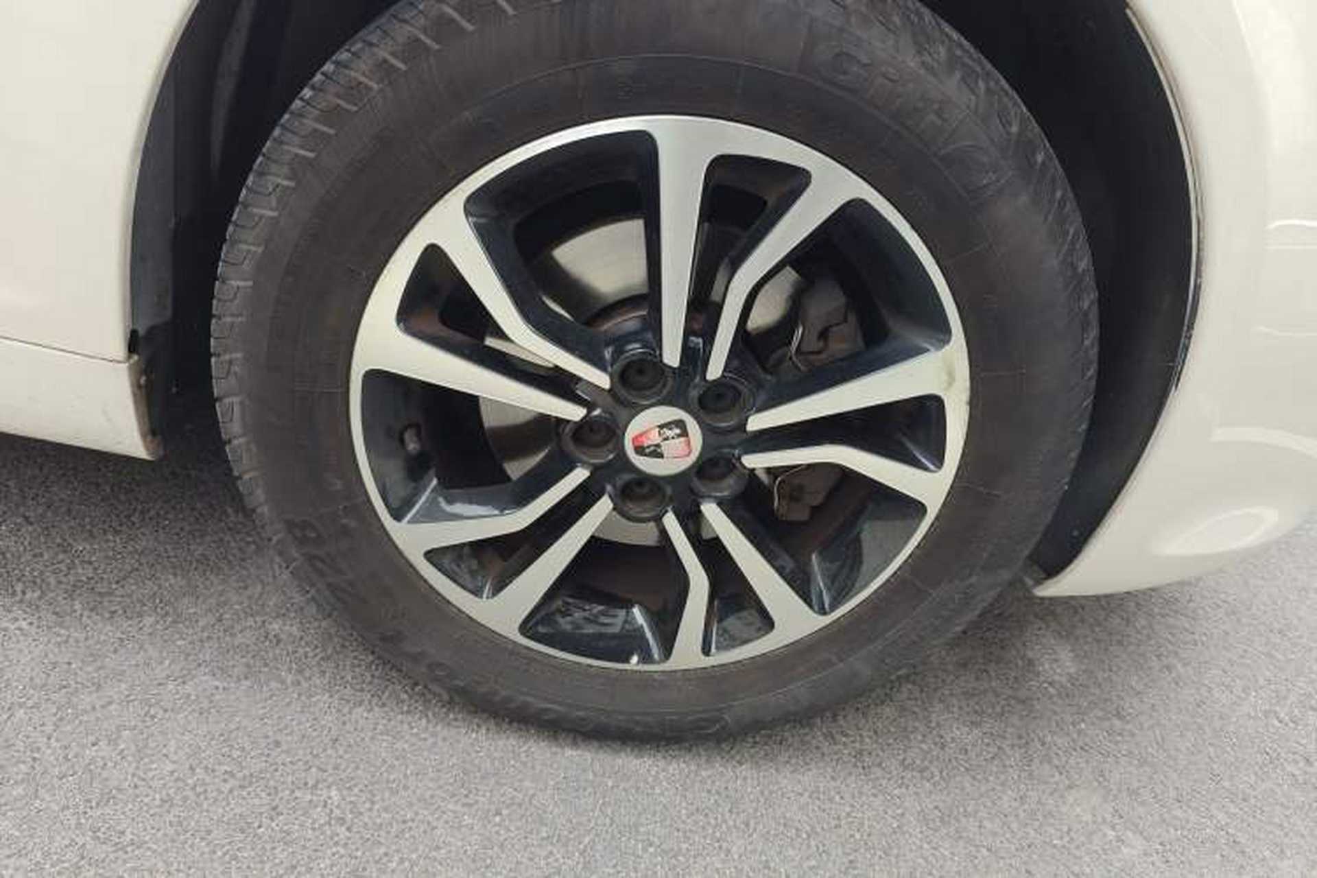 Used Roewe e550 2016 Deluxe Edition Right Front Wheel Hub