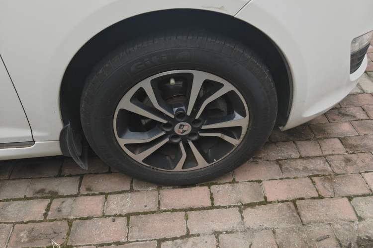 Used Roewe e550 2016 Flagship Edition Right Front Wheel Hub