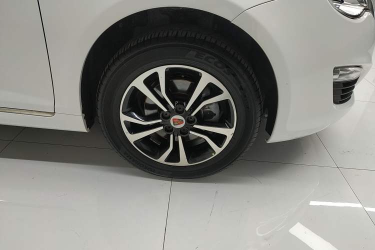 Used Roewe e550 2016 Deluxe Edition Right Front Wheel Hub