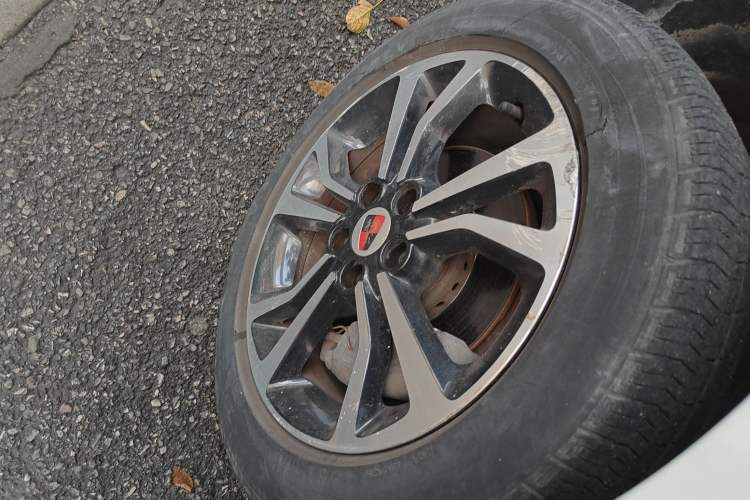 Used Roewe e550 2016 Deluxe Edition Right Front Wheel Hub