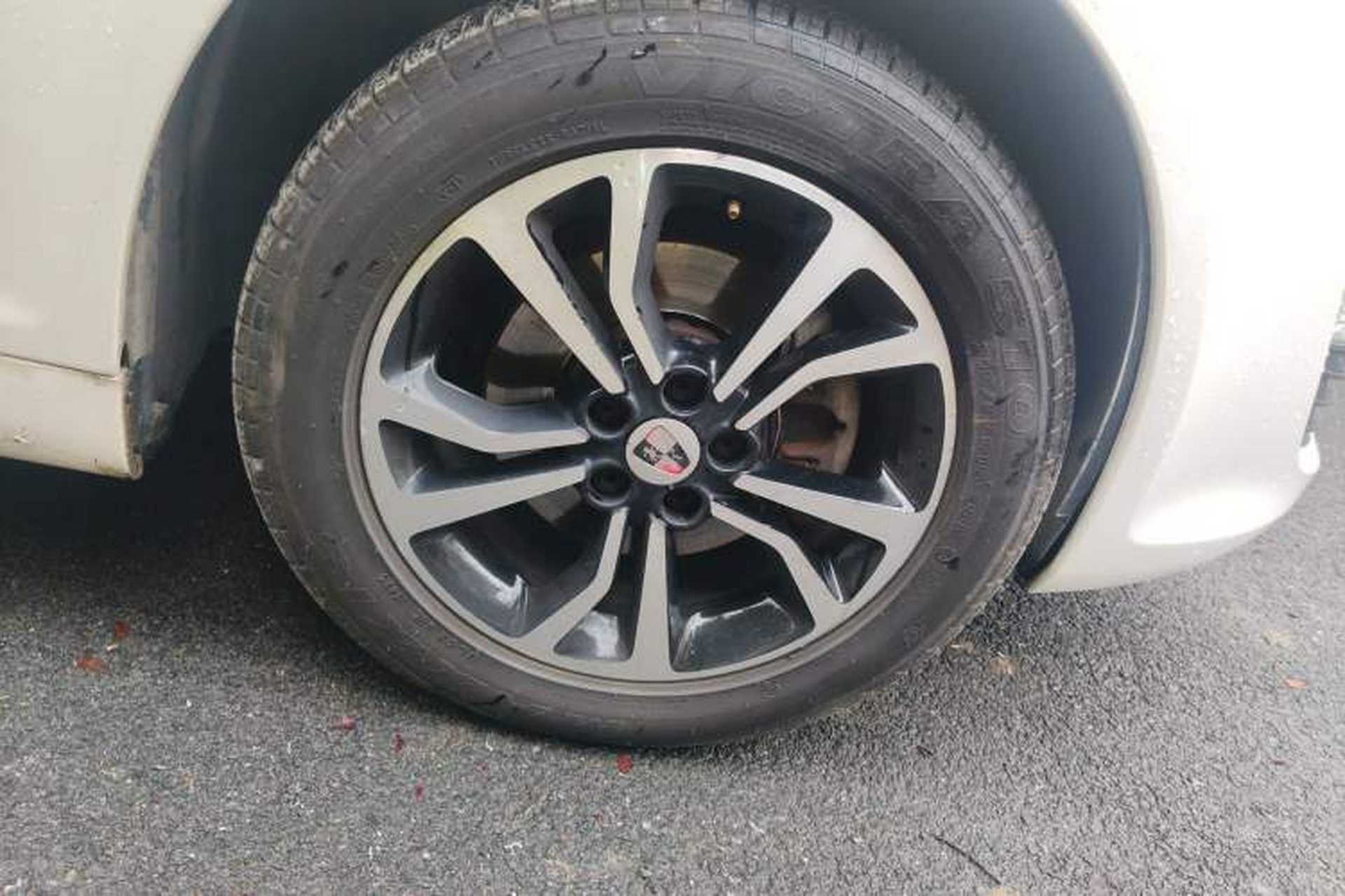 Used Roewe e550 2016 Deluxe Edition Right Front Wheel Hub